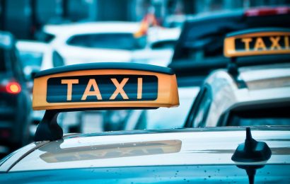 With Tears in Eyes, Taxi Passenger Repents (Story)