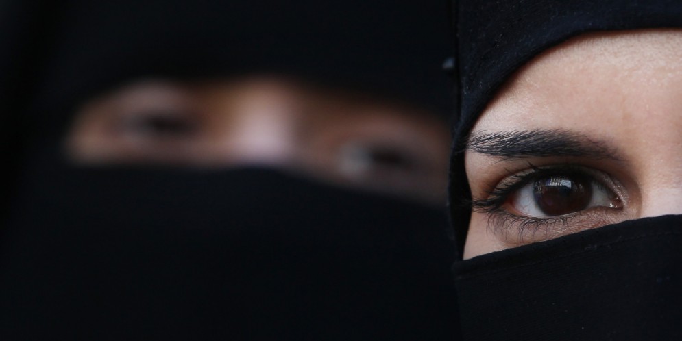 Muslim Woman: To Veil or to Unveil?