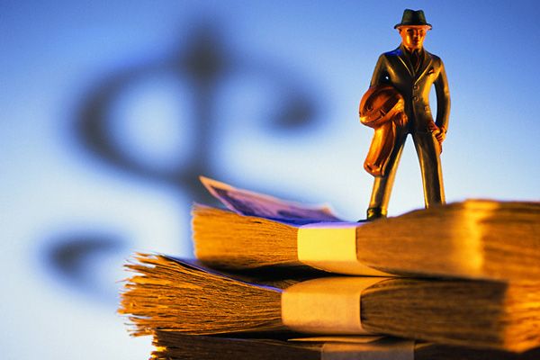 Husband doesn't support me financially