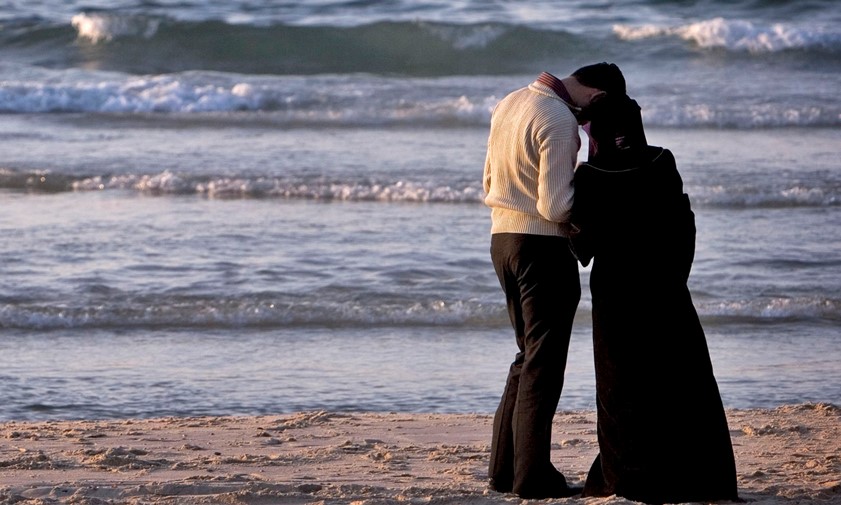 Can a Married Couple Live Separately in Islam?