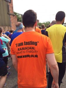 UK Muslims Run While Fasting to Help Others_1