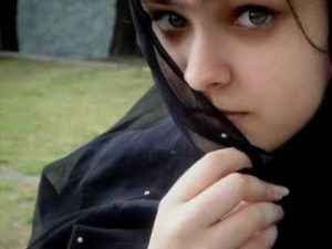 A Man and a Woman: Can Be Alone Together