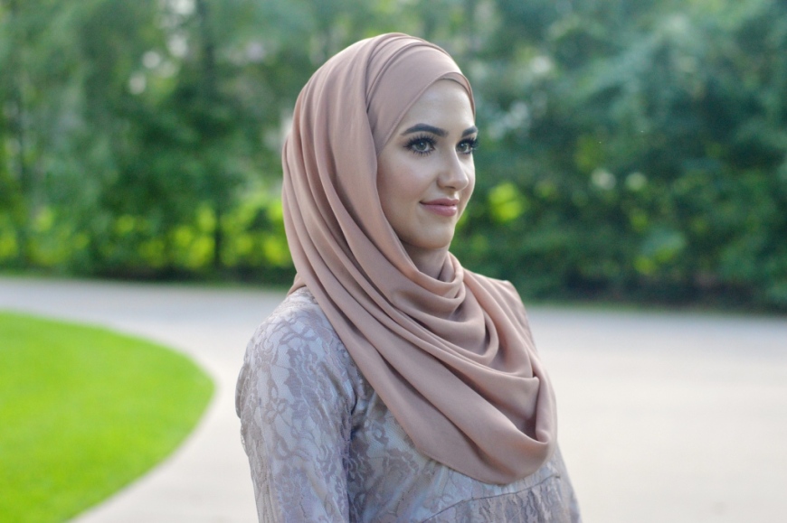 Helping My Non-Muslim Mom Understand Hijab