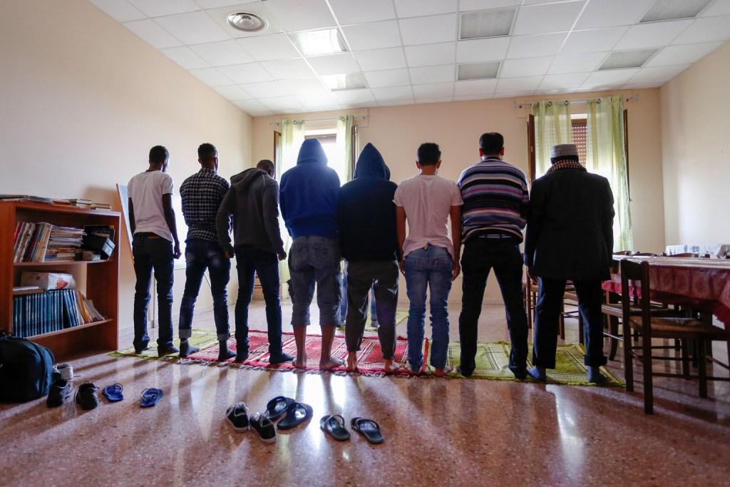 How Can EU Muslims Integrate into their Societies