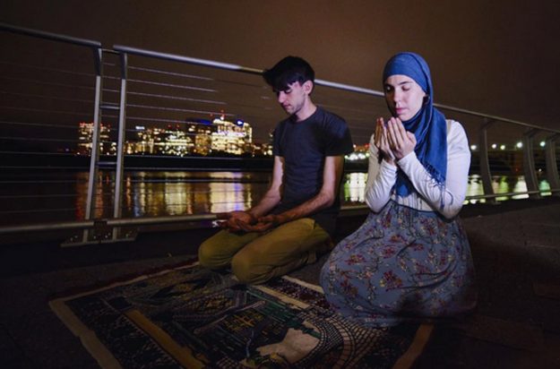Muslim Photographer Wins Award for Capturing Muslims Praying in Public - About Islam