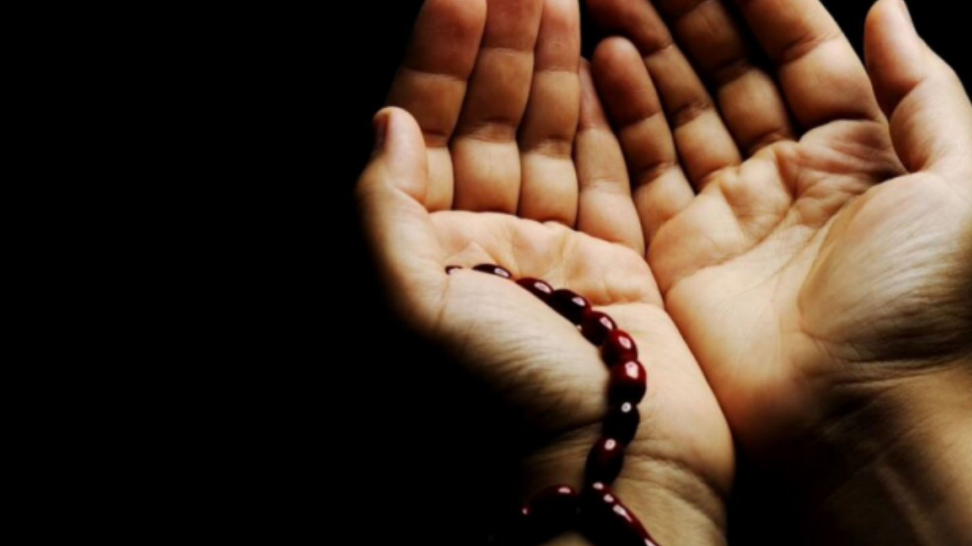 Hands raised in supplication to Allah-What to Do When Dad Doesn’t Pray