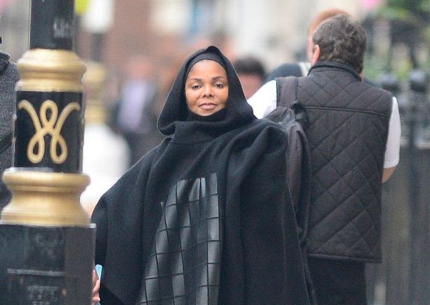 Janet Jackson Dons Islamic Hijab-