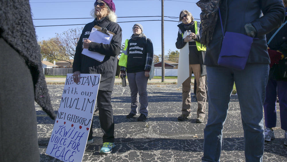 Chicago Faiths Support Muslim Neighbors_1