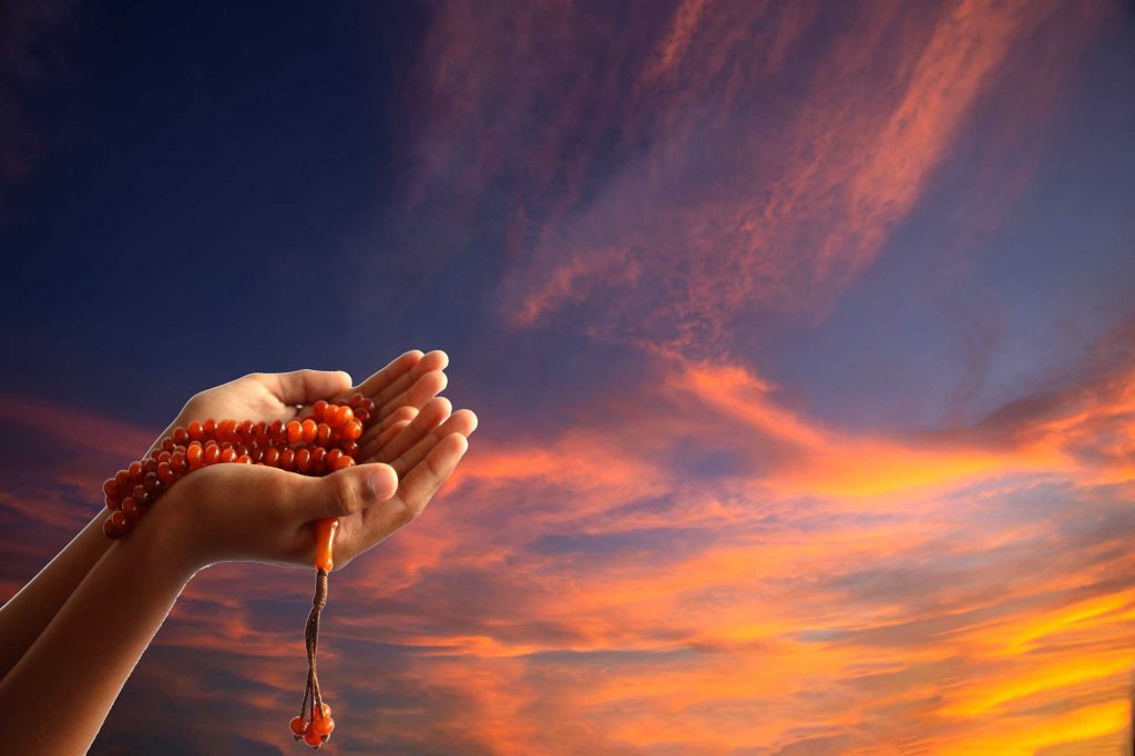 Hands raised in duaa-Can Homosexuality Be Forgiven in Islam?