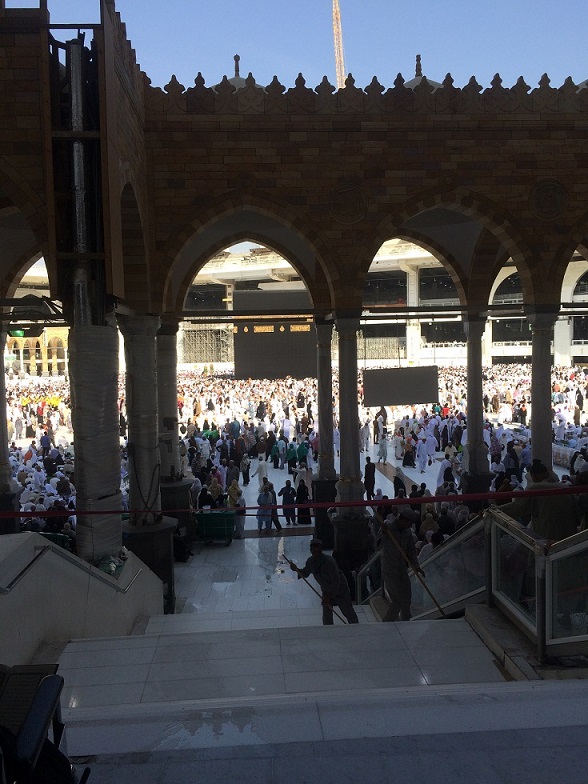 Lauren Booth Leaves Modern Life Behind for an Ancient Act of Faith-Kaaba