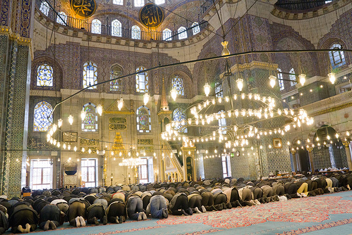 Praying Friday Prayer before the Sun Passes the Zenith: Valid?