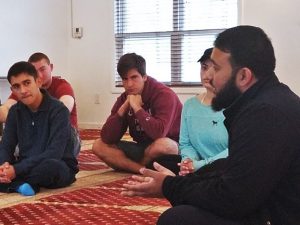 US Masjid Hosts College Students, Ramadan Key Topic - About Islam