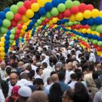 100,000 Muslims Mark `Eid in Birmingham Park - About Islam
