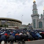 250,000 Muslims flock to Moscow’s cathedral mosque for Eid prayer