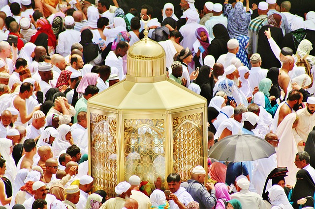 pilgrims around kabah