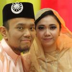 Malaysian woman converts to Islam, marries sweetheart diagnosed with cancer - About Islam