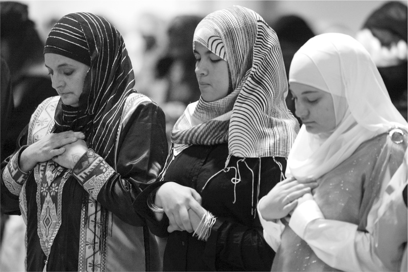 Can Women Pray in a Thin Garment?