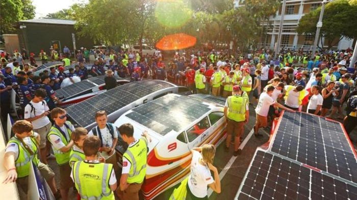 Solar Challenge Race Begins in Australia