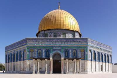 Join Dr. Yasir Qadhi in a Real Tour Around Al-Aqsa Mosque - About Islam