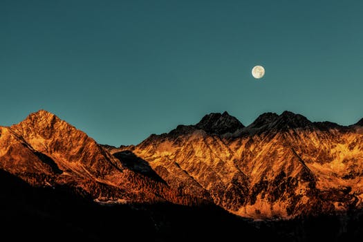 Moon Really Split