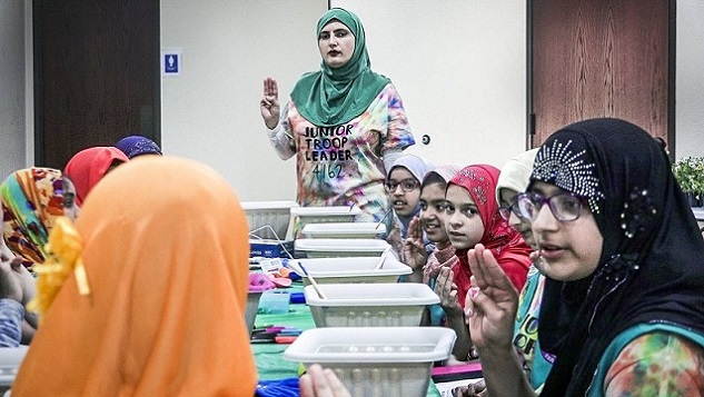 In Hijab and Scout Vests, Muslim Girls Aim for Better America - About Islam