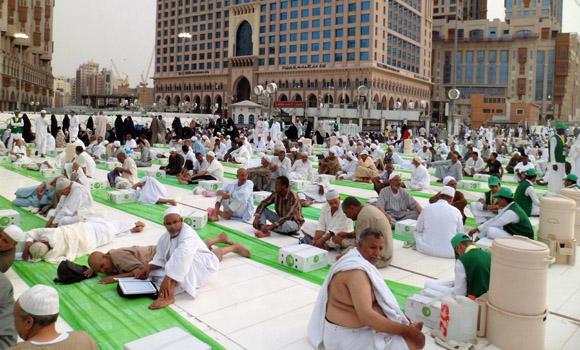 Pilgrims Enjoy Ramadan Aesthetics in the Holy City of Makkah - About Islam