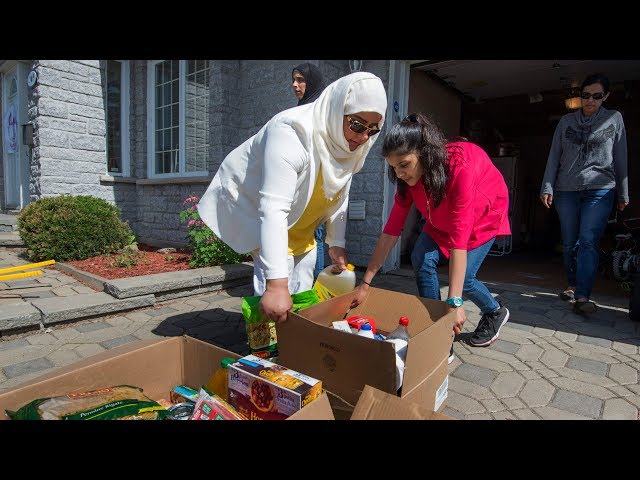 West Island Families Assemble Ramadan Baskets for the Needy