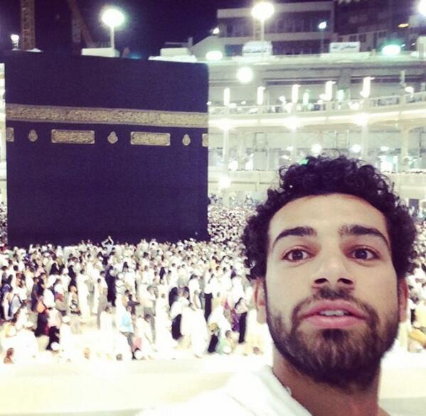 Hajj of Muslim Celebrities - In Pictures - About Islam