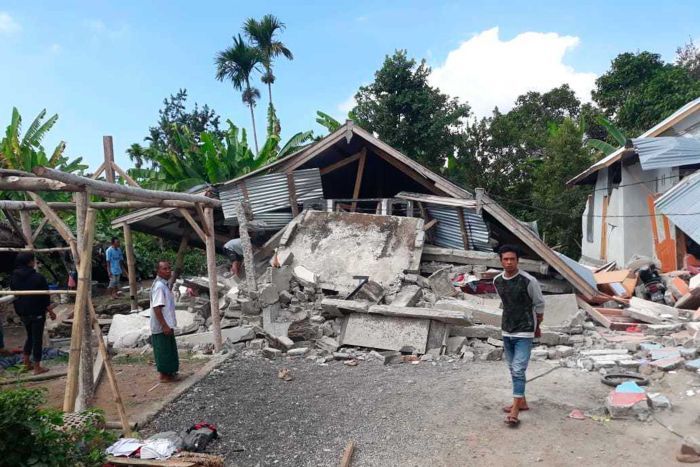 Thousands Await Aid As Quake Hits Indonesian Island (Help Now)