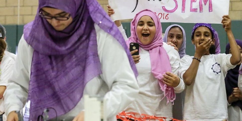US Teen Creates First All-Girl Muslim Robotics Team - About Islam