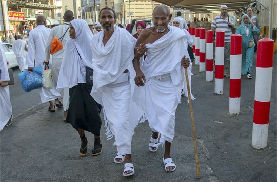 Two Million Muslim Pilgrims Throng Mina as Hajj Begins - About Islam