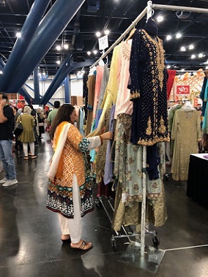 US Muslims Enjoy Halal Food, Cosmetics, Wear at ISNA Bazaar - About Islam