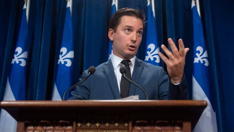 Quebec Plans to Ban Chador, Niqab in Civil Service - About Islam