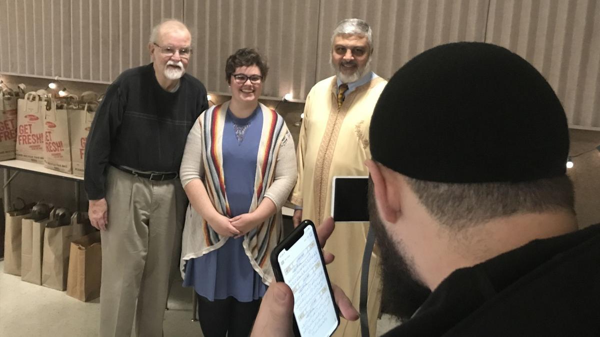 'A Huge Blessing': Chicago Faiths Unite to Give Special Thanksgiving to Needy - About Islam