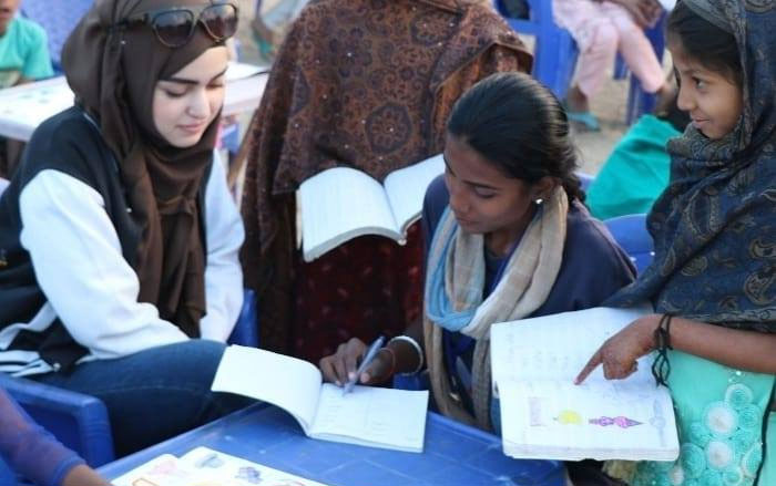 Outdoor School Gives Hope to Street Kids in Karachi