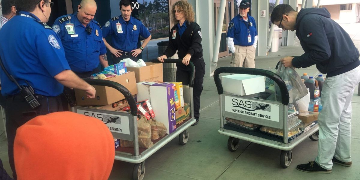 Kentucky, S. Carolina Muslims Donate Food to Airport Employees - About Islam