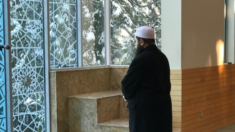 Muslims Welcome Neighbors to British Columbia Mosques for First Time - About Islam