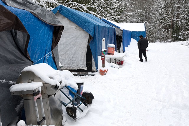 Seattle Muslims Buy 28 Hotel Rooms for Homeless During Snowstorm - About Islam