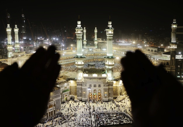 Prophet Muhammad Attacked in Makkah