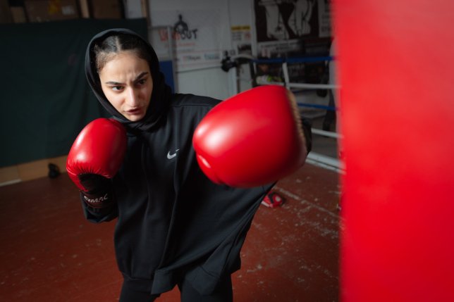 Hijabi Muslim Teen Enters Boxing Ring with Eye on Olympics - About Islam