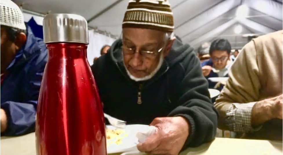 Toronto Mosque Bans Plastic Bottle for a Green Ramadan - About Islam