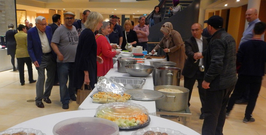 Prominent Toronto Synagogue Hosts Iftar Dinner - About Islam