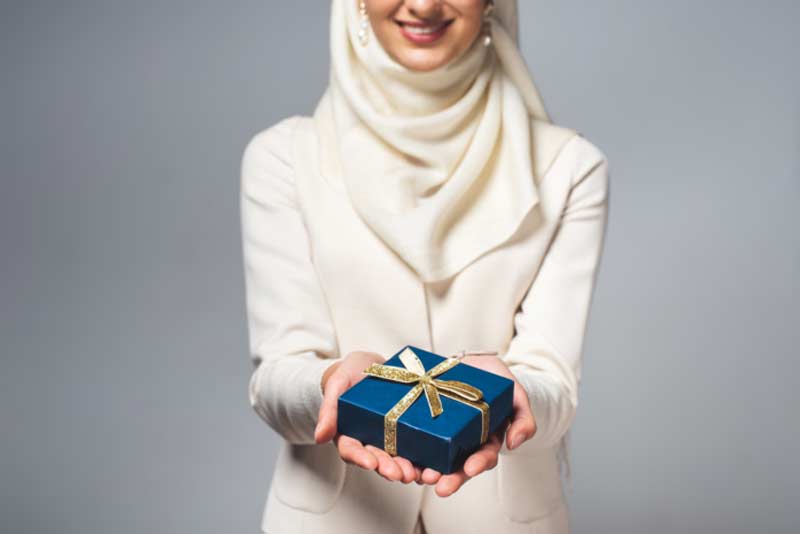 8 Quick and Easy Gift Ideas for Non-Muslim