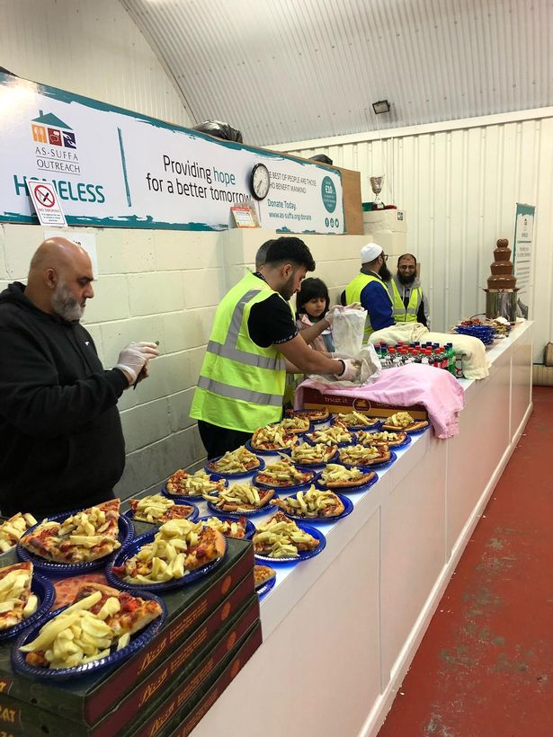 Meet These Fasting Muslim Volunteers as They Feed Homeless in Birmingham - About Islam