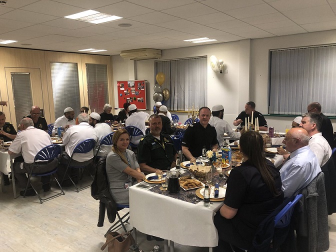 Preston Police, Paramedics and Fire Fighters Praised in Mosque Ramadan Iftar - About Islam