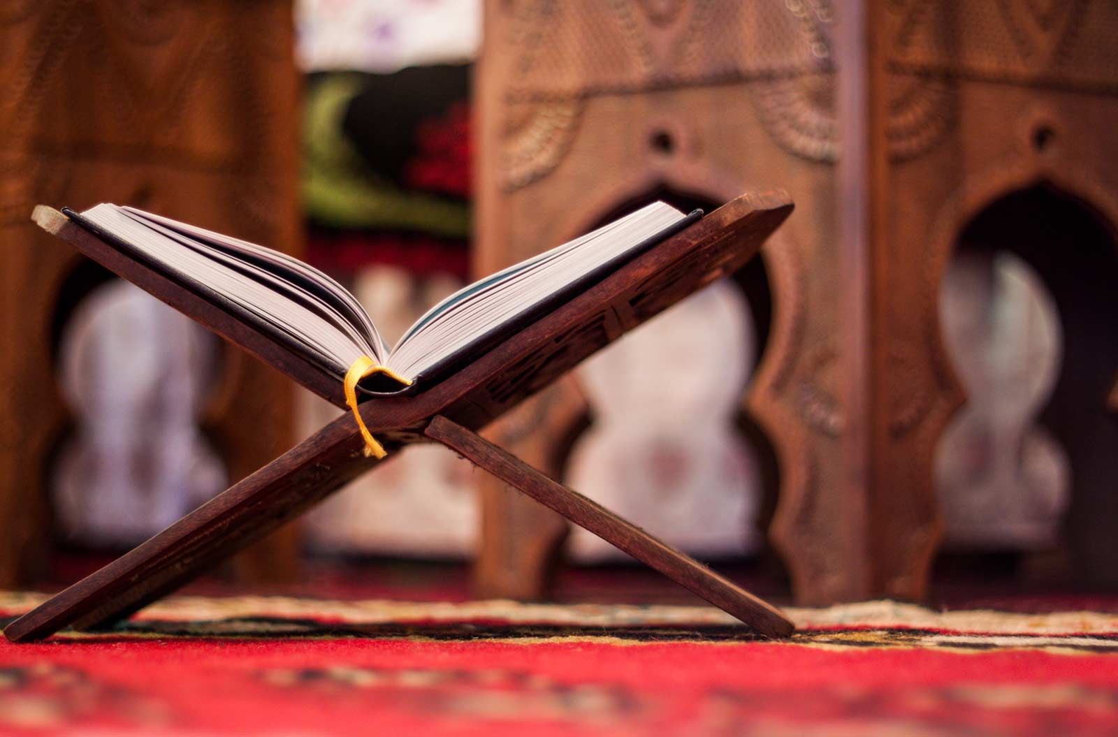Is it Acceptable to Gift an Arabic Quran to Non-Muslims?