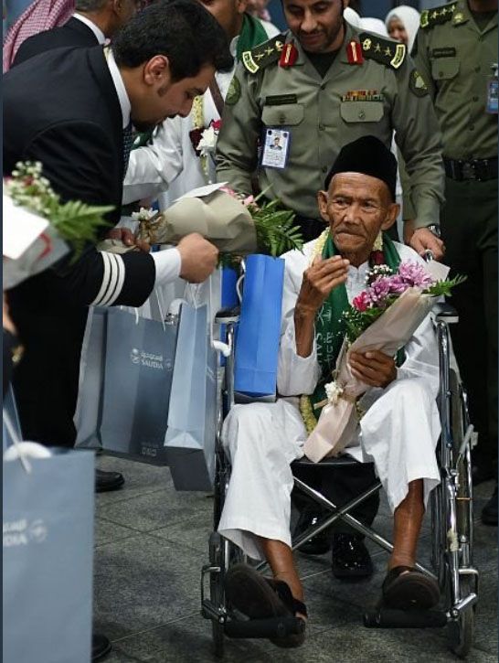 oldest person performing Hajj