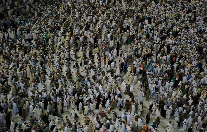 Muslims making tawaf