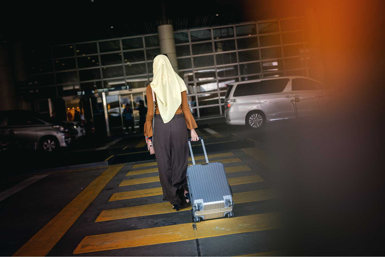 woman travel alone islam