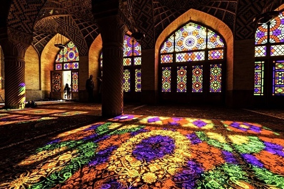 Here is One of World's Most Beautiful Mosques, With Its Whirling Colors - About Islam
